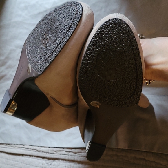 Vince Camuto wedge booties, size 9.5 M, buff suede color - Picture 5 of 5